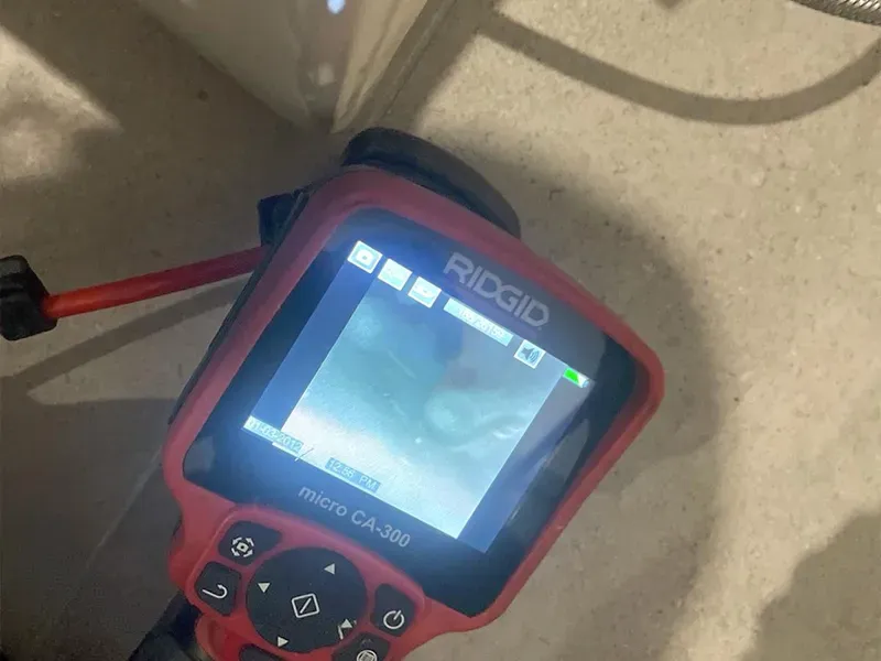 A.F Energie propose à Saint-Étienne un service de dépannage incluant l'utilisation de la caméra d'inspection RIDGID SeeSnake MicroReel.